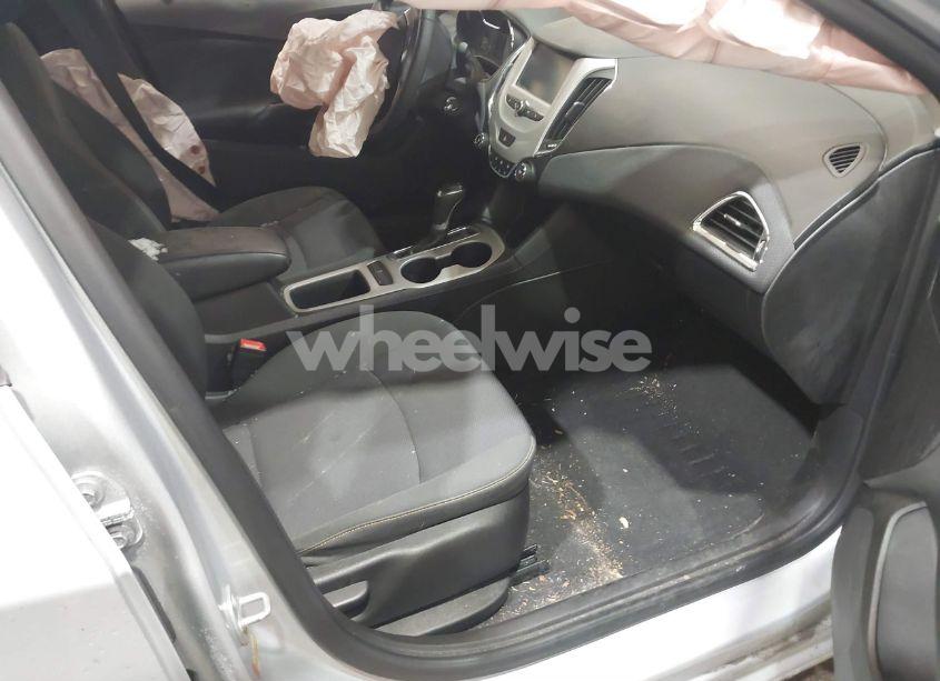 Photo 5 of 2018 Chevrolet Cruze LS AUTO (VIN 1G1BC5SM8J7239911)
