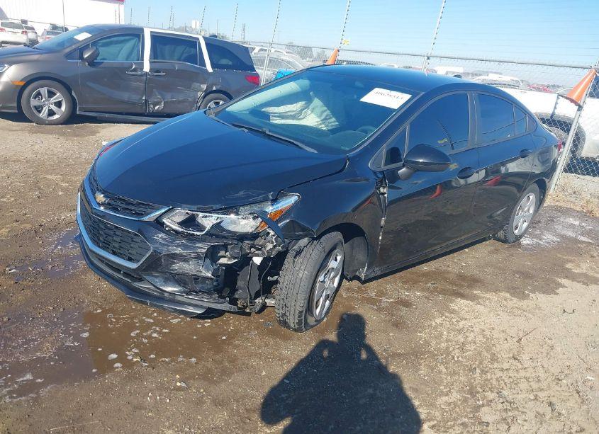 Photo 2 of 2018 Chevrolet Cruze LS AUTO (VIN 1G1BC5SM8J7247992)