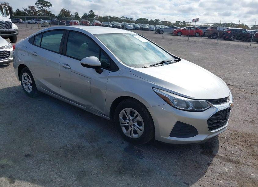 2019 Chevrolet Cruze LS (VIN 1G1BC5SM8K7110813) main photo