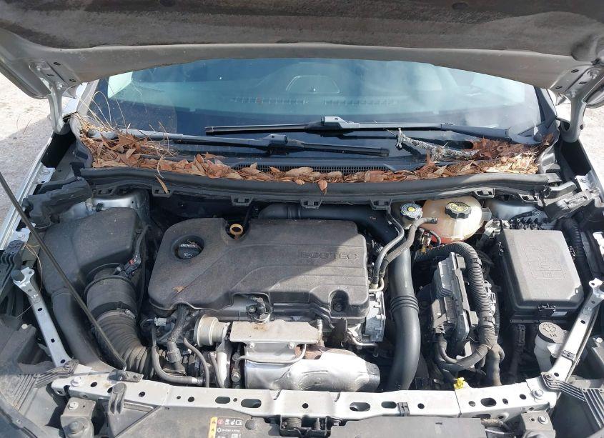 Photo 10 of 2019 Chevrolet Cruze LS (VIN 1G1BC5SM8K7110813)