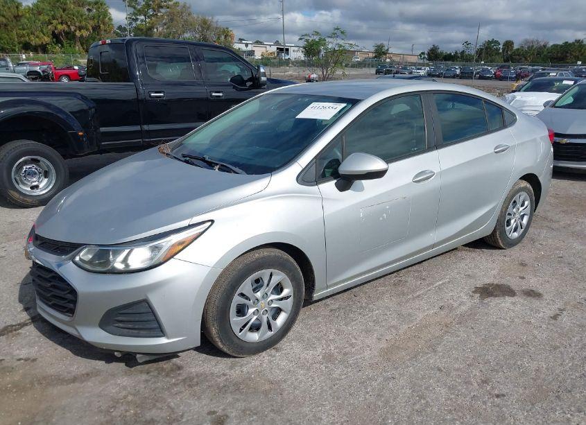 Photo 2 of 2019 Chevrolet Cruze LS (VIN 1G1BC5SM8K7110813)