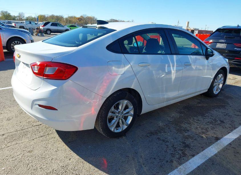 Photo 4 of 2019 Chevrolet Cruze LS (VIN 1G1BC5SM8K7113954)