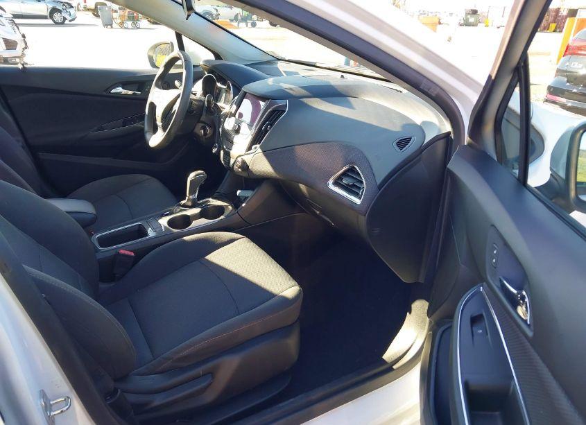 Photo 5 of 2019 Chevrolet Cruze LS (VIN 1G1BC5SM8K7113954)