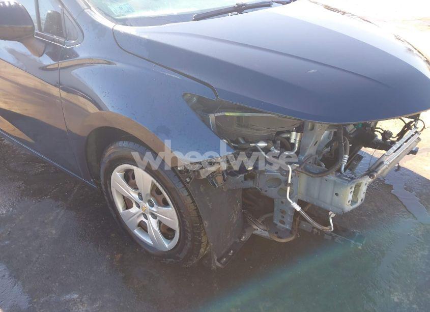 Photo 17 of 2016 Chevrolet Cruze LS AUTO (VIN 1G1BC5SM9G7293808)