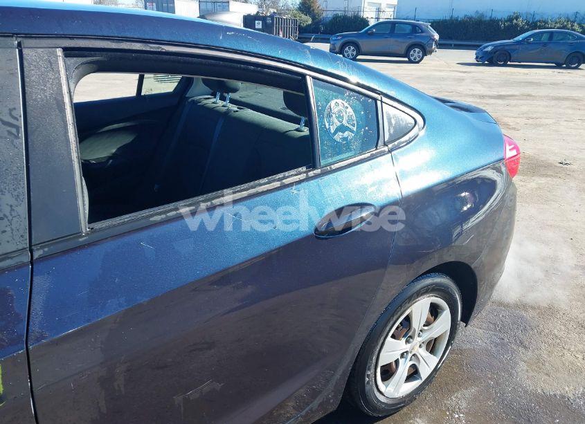 Photo 19 of 2016 Chevrolet Cruze LS AUTO (VIN 1G1BC5SM9G7293808)