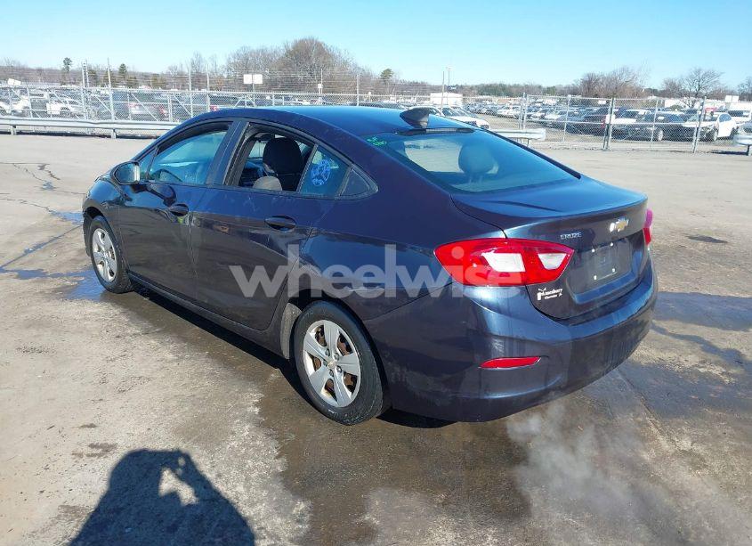 Photo 3 of 2016 Chevrolet Cruze LS AUTO (VIN 1G1BC5SM9G7293808)