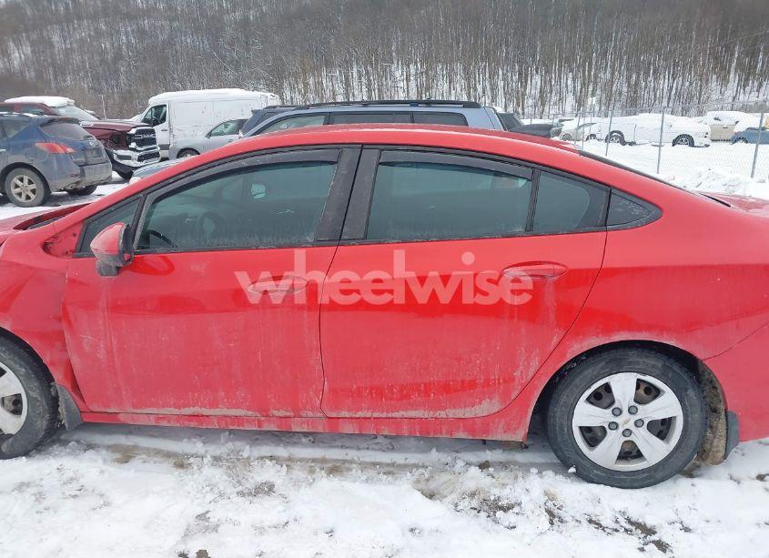 Photo 14 of 2017 Chevrolet Cruze LS AUTO (VIN 1G1BC5SM9H7156823)