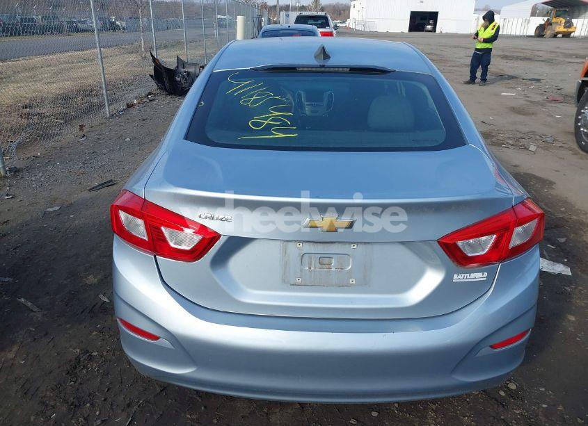 Photo 16 of 2017 Chevrolet Cruze LS AUTO (VIN 1G1BC5SM9H7195492)