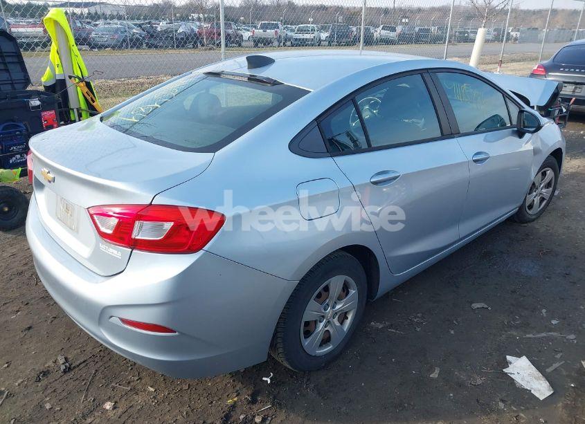 Photo 4 of 2017 Chevrolet Cruze LS AUTO (VIN 1G1BC5SM9H7195492)
