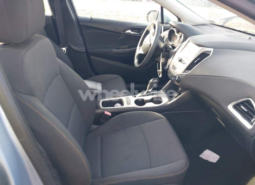 Photo 5 of 2017 Chevrolet Cruze LS AUTO (VIN 1G1BC5SM9H7195492)