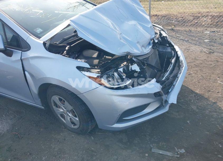 Photo 6 of 2017 Chevrolet Cruze LS AUTO (VIN 1G1BC5SM9H7195492)