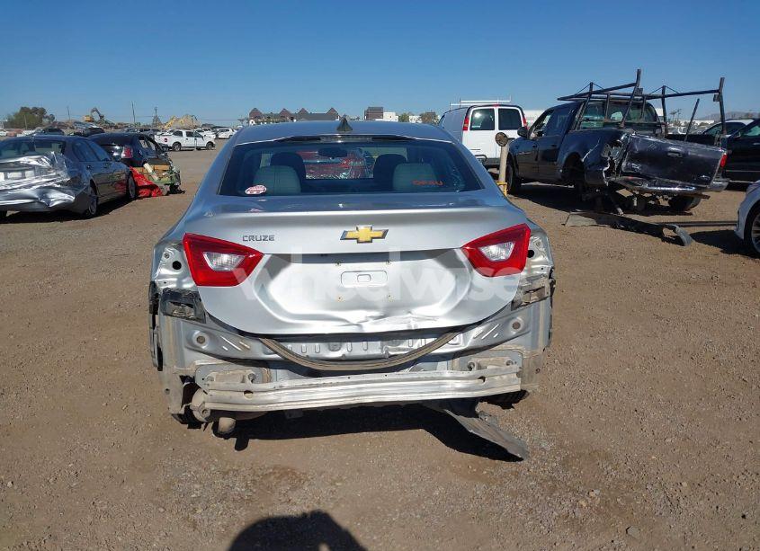 Photo 17 of 2017 Chevrolet Cruze LS AUTO (VIN 1G1BC5SM9H7250085)
