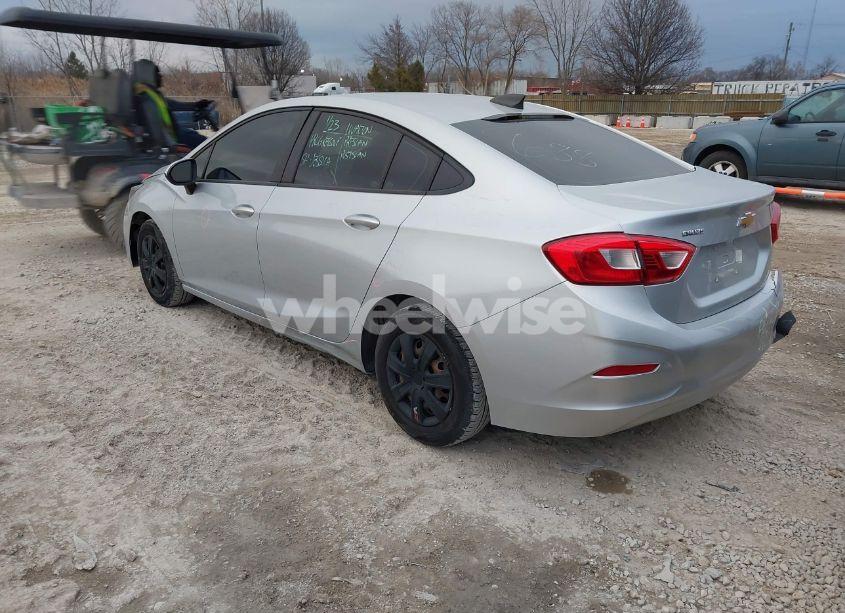 Photo 3 of 2018 Chevrolet Cruze LS AUTO (VIN 1G1BC5SM9J7142054)