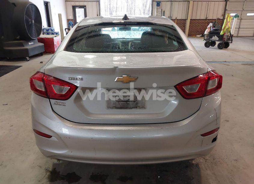 Photo 17 of 2018 Chevrolet Cruze LS AUTO (VIN 1G1BC5SM9J7148985)