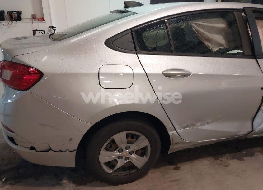 Photo 19 of 2018 Chevrolet Cruze LS AUTO (VIN 1G1BC5SM9J7148985)