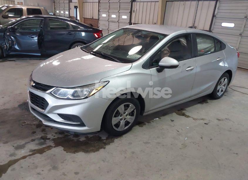 Photo 2 of 2018 Chevrolet Cruze LS AUTO (VIN 1G1BC5SM9J7148985)