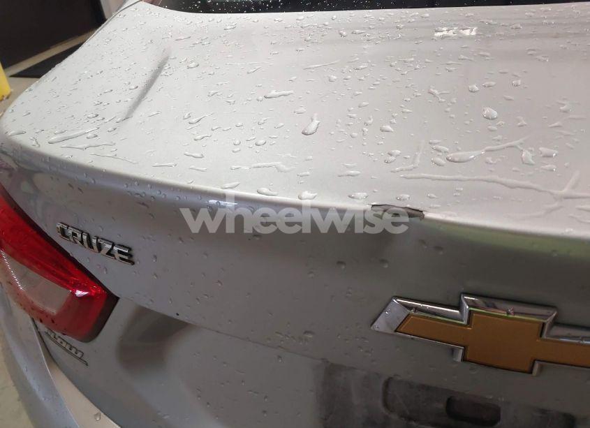 Photo 21 of 2018 Chevrolet Cruze LS AUTO (VIN 1G1BC5SM9J7148985)