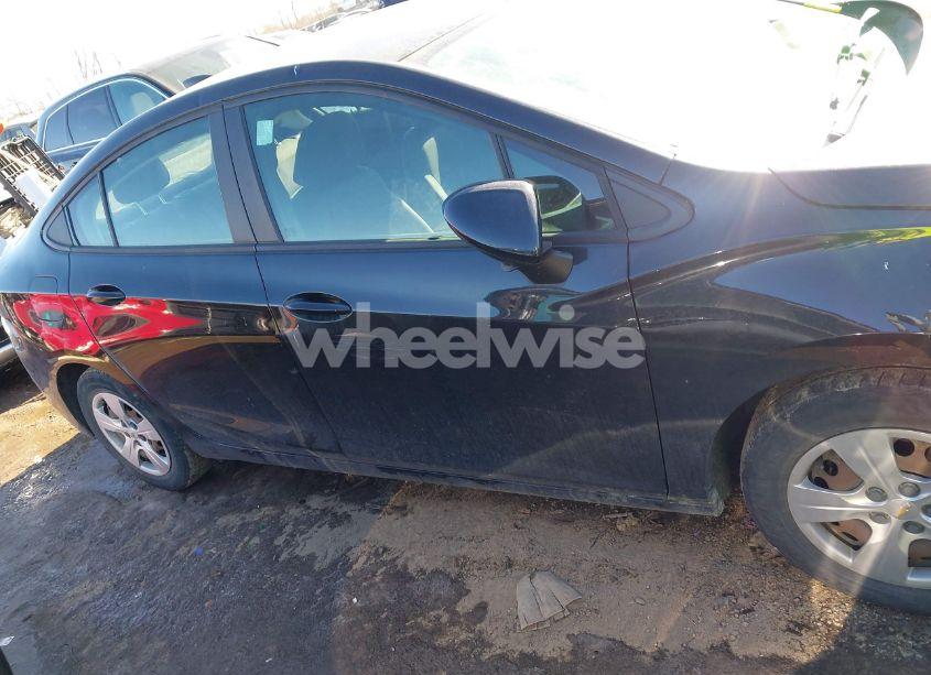 Photo 13 of 2018 Chevrolet Cruze LS AUTO (VIN 1G1BC5SM9J7200776)