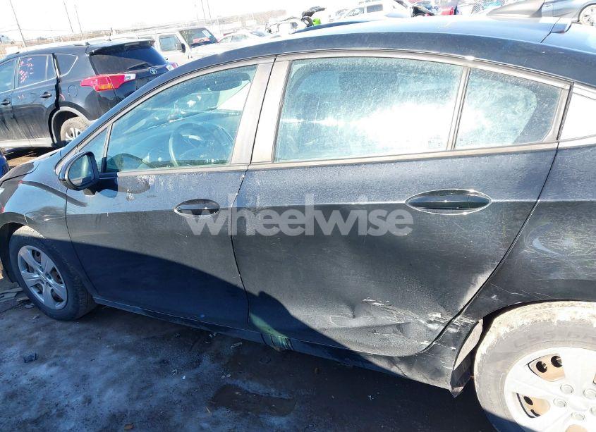 Photo 14 of 2018 Chevrolet Cruze LS AUTO (VIN 1G1BC5SM9J7200776)