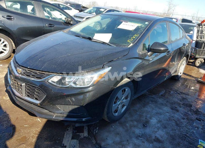 Photo 2 of 2018 Chevrolet Cruze LS AUTO (VIN 1G1BC5SM9J7200776)