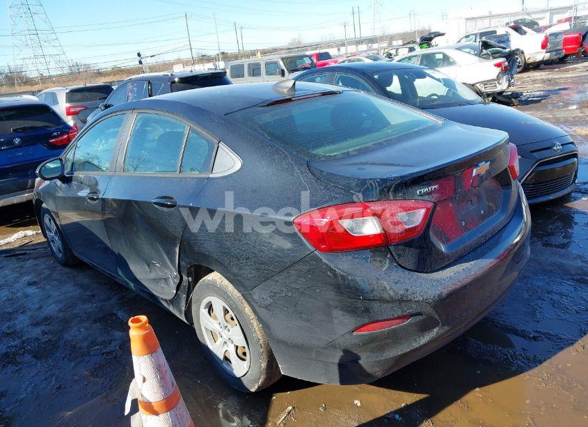 Photo 3 of 2018 Chevrolet Cruze LS AUTO (VIN 1G1BC5SM9J7200776)