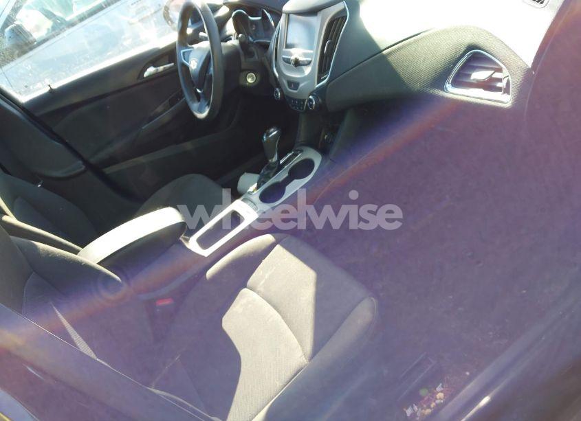 Photo 5 of 2018 Chevrolet Cruze LS AUTO (VIN 1G1BC5SM9J7200776)