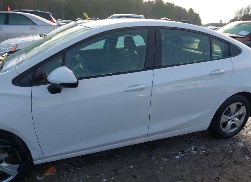 Photo 14 of 2018 Chevrolet Cruze LS AUTO (VIN 1G1BC5SM9J7203791)