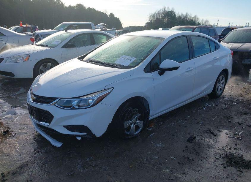 Photo 2 of 2018 Chevrolet Cruze LS AUTO (VIN 1G1BC5SM9J7203791)
