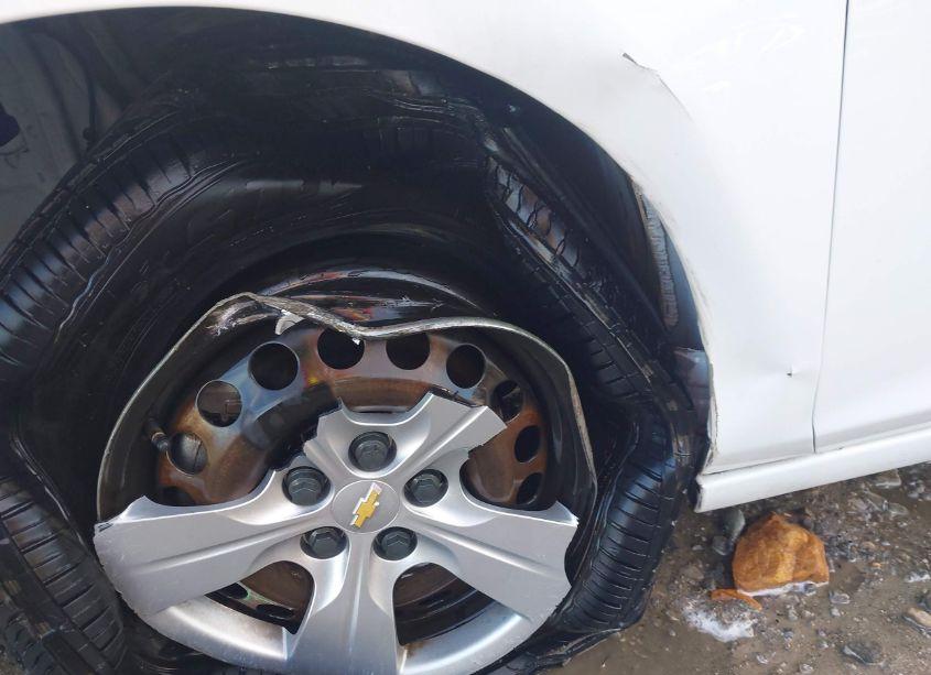 Photo 20 of 2018 Chevrolet Cruze LS AUTO (VIN 1G1BC5SM9J7203791)