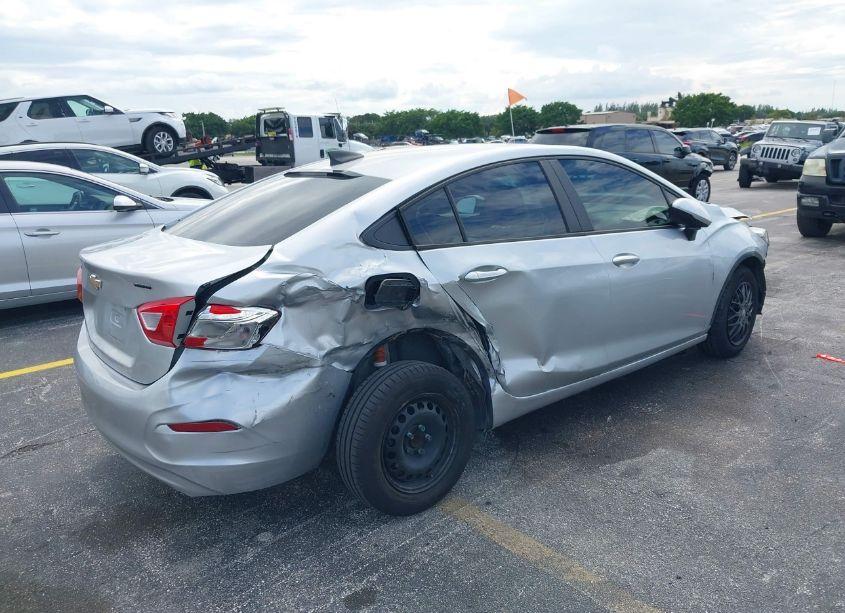 Photo 4 of 2018 Chevrolet Cruze LS AUTO (VIN 1G1BC5SM9J7207422)