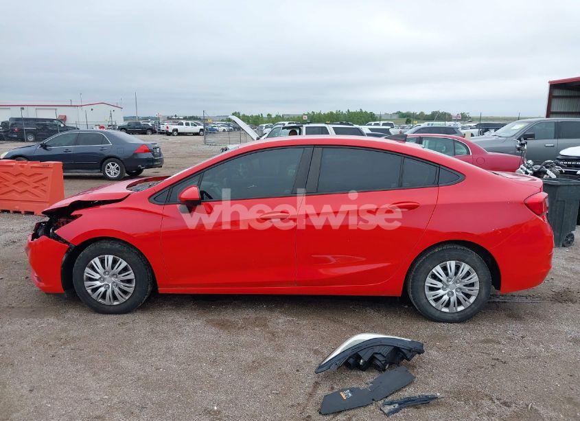 Photo 15 of 2018 Chevrolet Cruze LS AUTO (VIN 1G1BC5SM9J7221840)