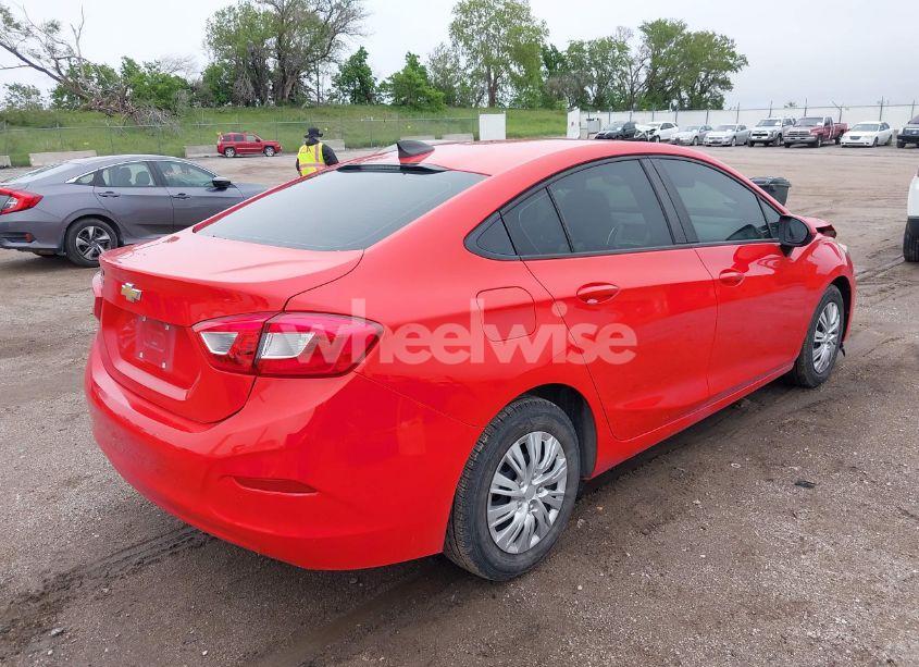 Photo 4 of 2018 Chevrolet Cruze LS AUTO (VIN 1G1BC5SM9J7221840)