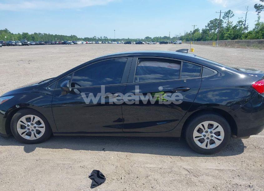 Photo 13 of 2019 Chevrolet Cruze LS (VIN 1G1BC5SM9K7128611)