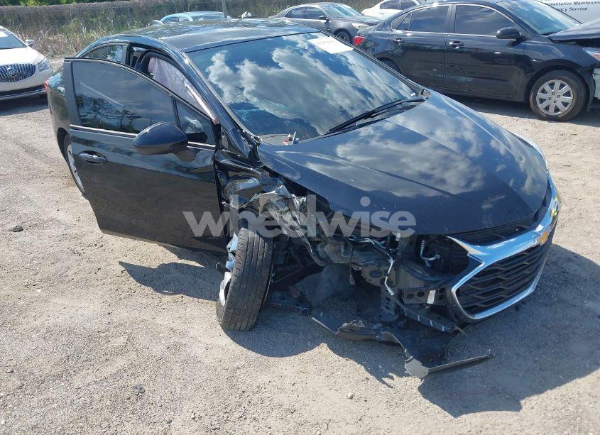 Photo 6 of 2019 Chevrolet Cruze LS (VIN 1G1BC5SM9K7128611)