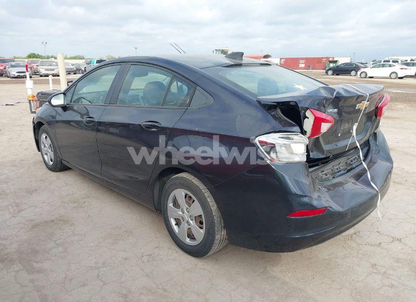 Photo 3 of 2016 Chevrolet Cruze LS AUTO (VIN 1G1BC5SMXG7232001)