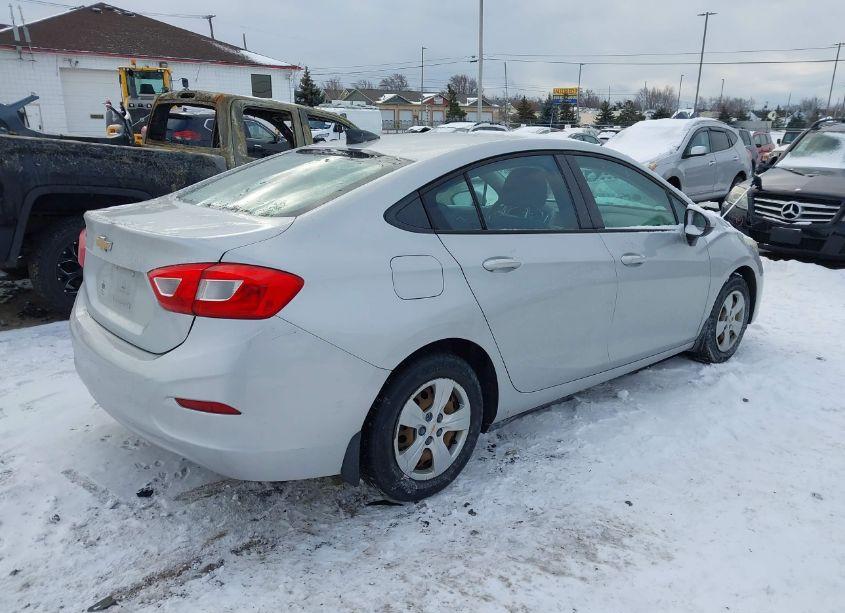 Photo 4 of 2017 Chevrolet Cruze LS AUTO (VIN 1G1BC5SMXH7117951)