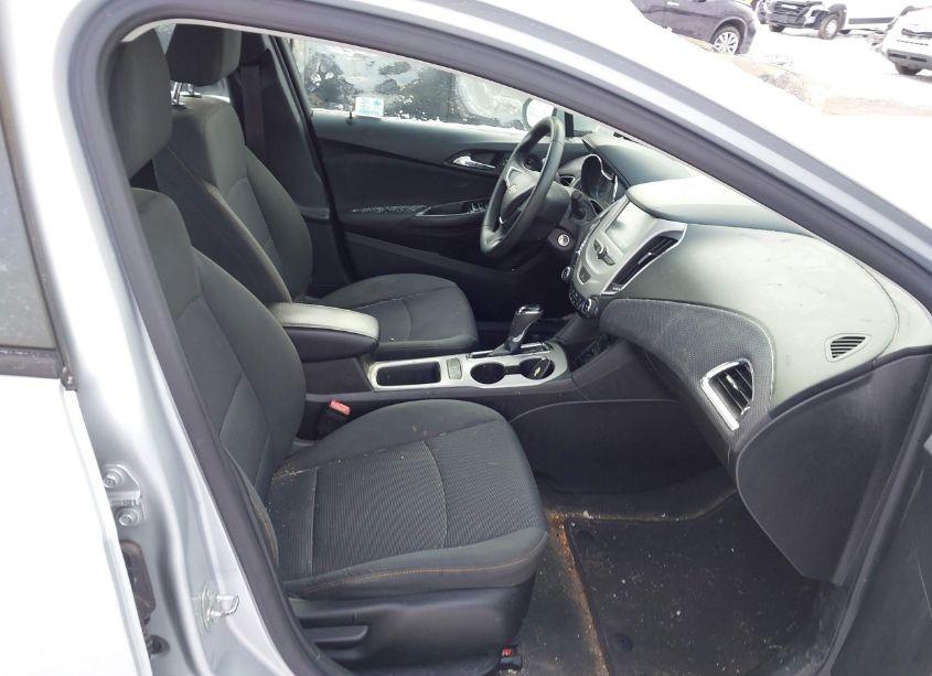 Photo 5 of 2017 Chevrolet Cruze LS AUTO (VIN 1G1BC5SMXH7117951)