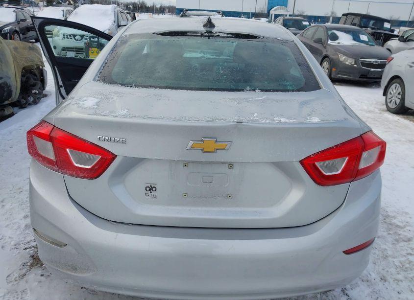 Photo 6 of 2017 Chevrolet Cruze LS AUTO (VIN 1G1BC5SMXH7117951)