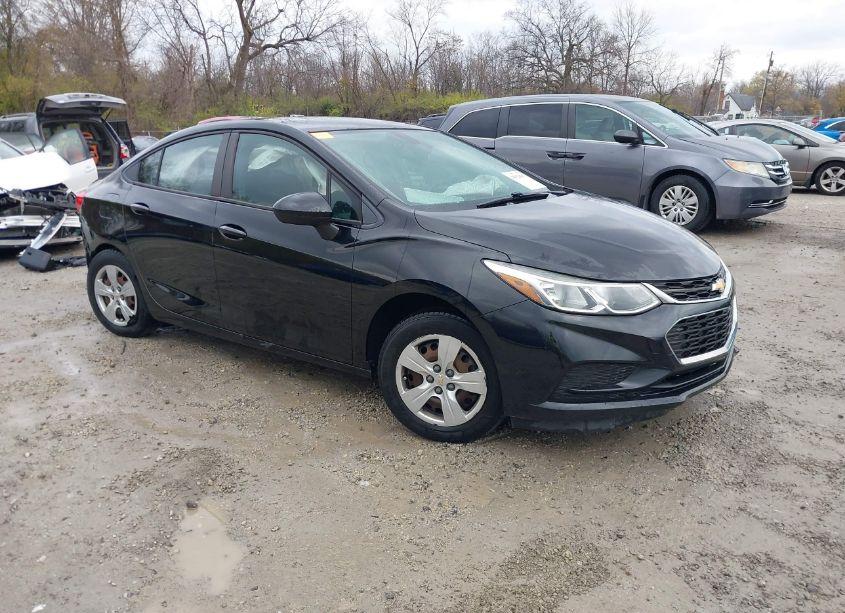 2017 Chevrolet Cruze LS AUTO (VIN 1G1BC5SMXH7121112) main photo