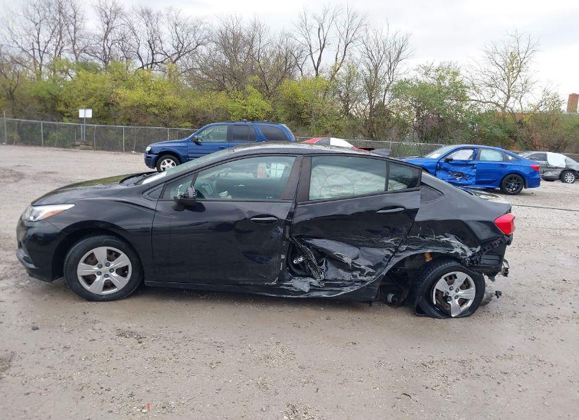 Photo 15 of 2017 Chevrolet Cruze LS AUTO (VIN 1G1BC5SMXH7121112)