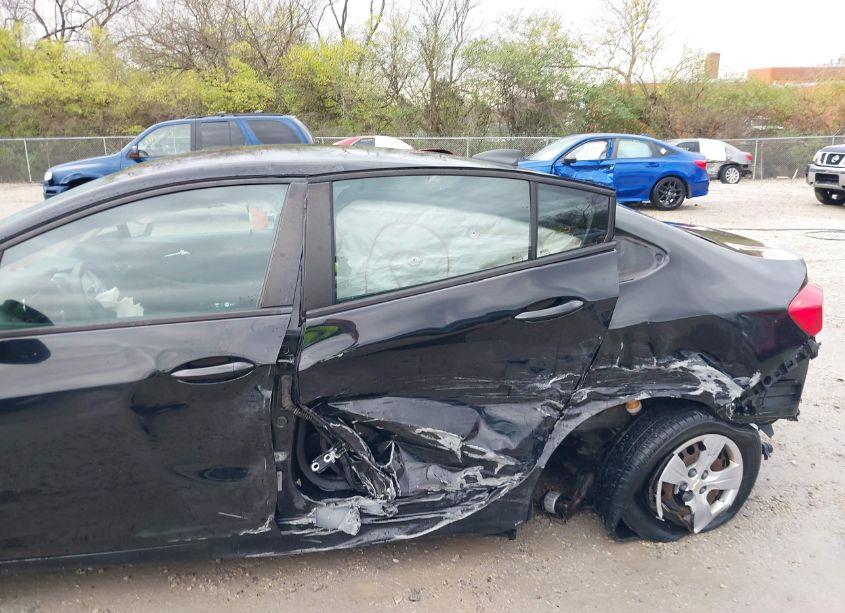 Photo 6 of 2017 Chevrolet Cruze LS AUTO (VIN 1G1BC5SMXH7121112)