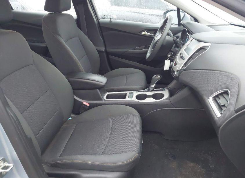 Photo 5 of 2017 Chevrolet Cruze LS AUTO (VIN 1G1BC5SMXH7139500)