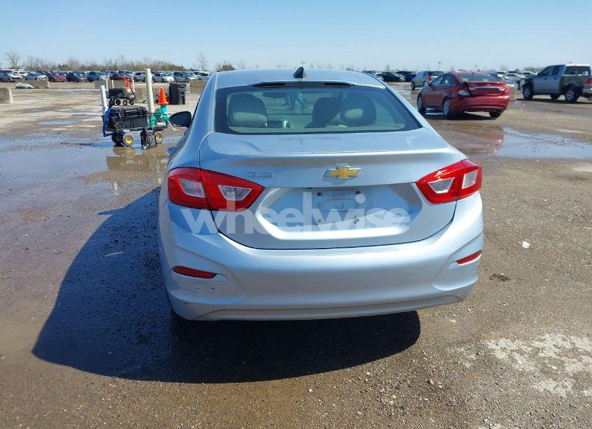 Photo 16 of 2017 Chevrolet Cruze LS AUTO (VIN 1G1BC5SMXH7147760)