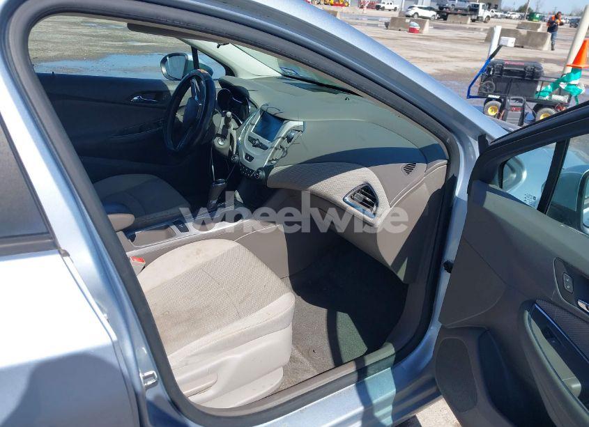 Photo 5 of 2017 Chevrolet Cruze LS AUTO (VIN 1G1BC5SMXH7147760)