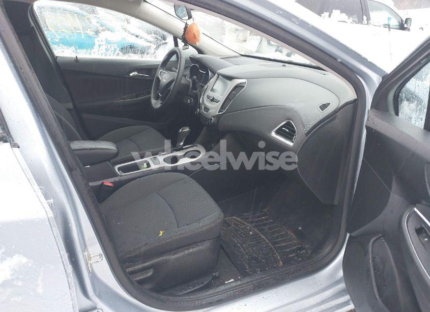 Photo 5 of 2017 Chevrolet Cruze LS AUTO (VIN 1G1BC5SMXH7147869)