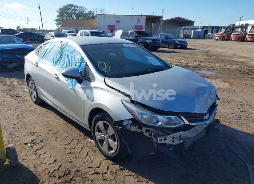 2017 Chevrolet Cruze LS AUTO (VIN 1G1BC5SMXH7171556) main photo