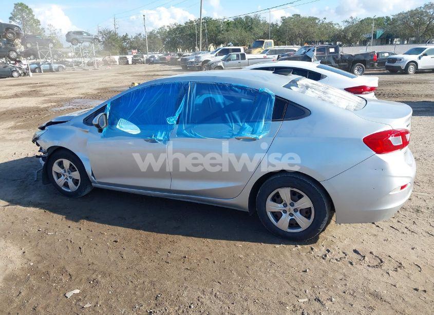 Photo 13 of 2017 Chevrolet Cruze LS AUTO (VIN 1G1BC5SMXH7171556)