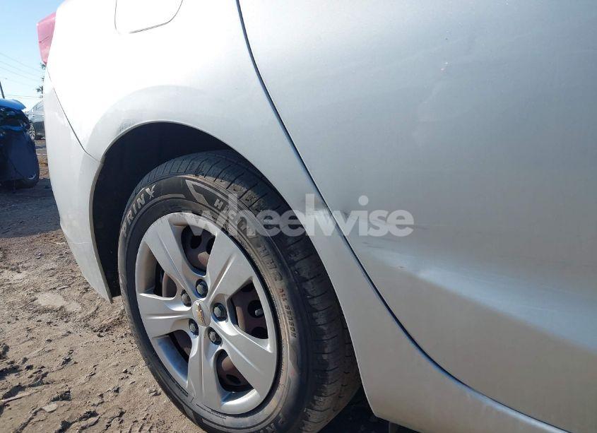 Photo 18 of 2017 Chevrolet Cruze LS AUTO (VIN 1G1BC5SMXH7171556)