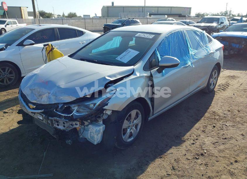 Photo 2 of 2017 Chevrolet Cruze LS AUTO (VIN 1G1BC5SMXH7171556)