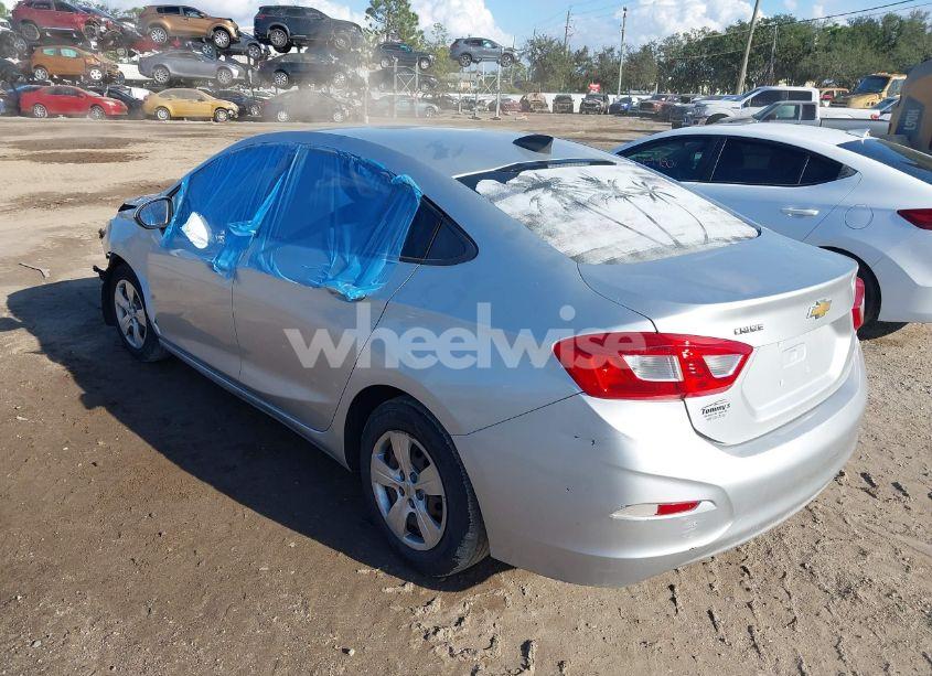 Photo 3 of 2017 Chevrolet Cruze LS AUTO (VIN 1G1BC5SMXH7171556)